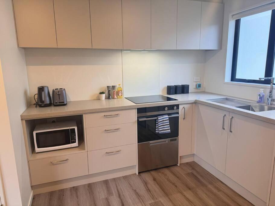 Cbd Luxury Parkside Living 2 Bedroom With Parking Крайстчёрч Экстерьер фото
