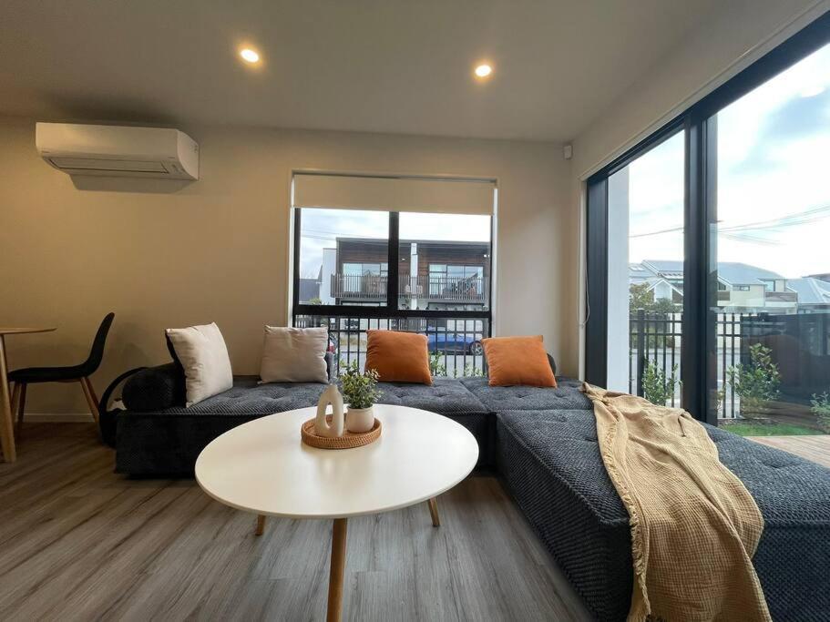 Cbd Luxury Parkside Living 2 Bedroom With Parking Крайстчёрч Экстерьер фото