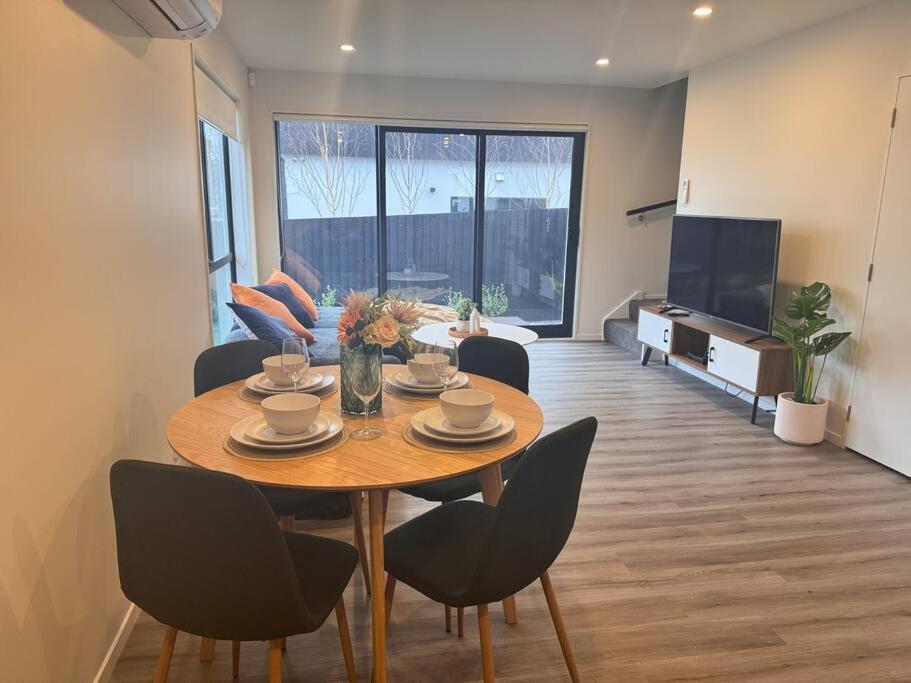 Cbd Luxury Parkside Living 2 Bedroom With Parking Крайстчёрч Экстерьер фото