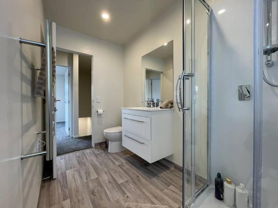 Cbd Luxury Parkside Living 2 Bedroom With Parking Крайстчёрч Экстерьер фото