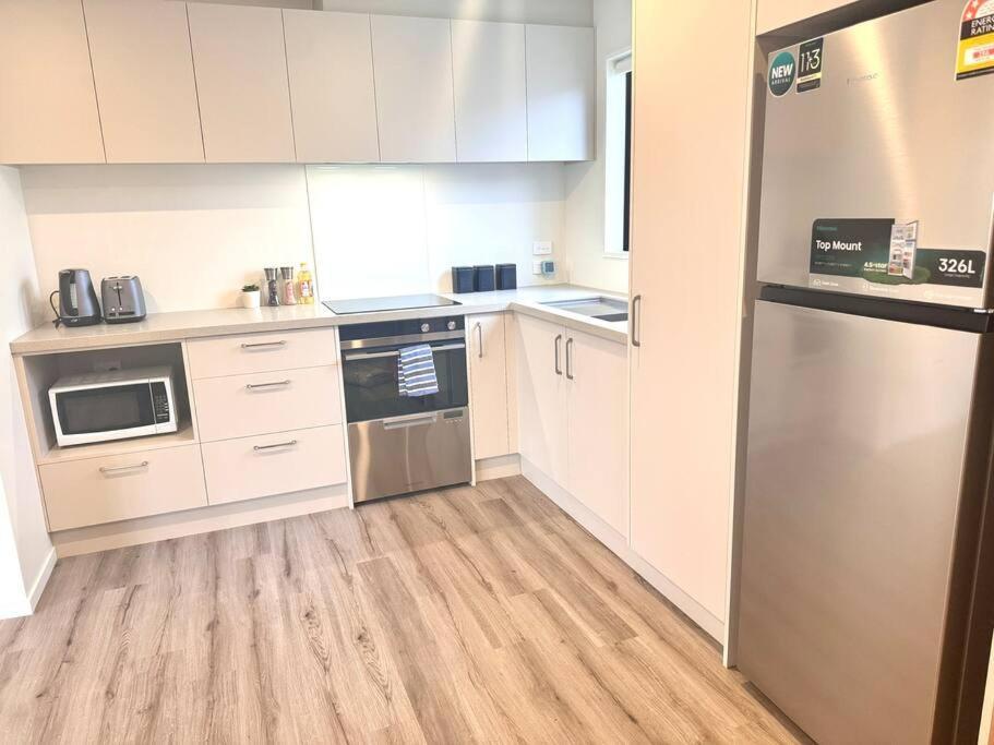 Cbd Luxury Parkside Living 2 Bedroom With Parking Крайстчёрч Экстерьер фото