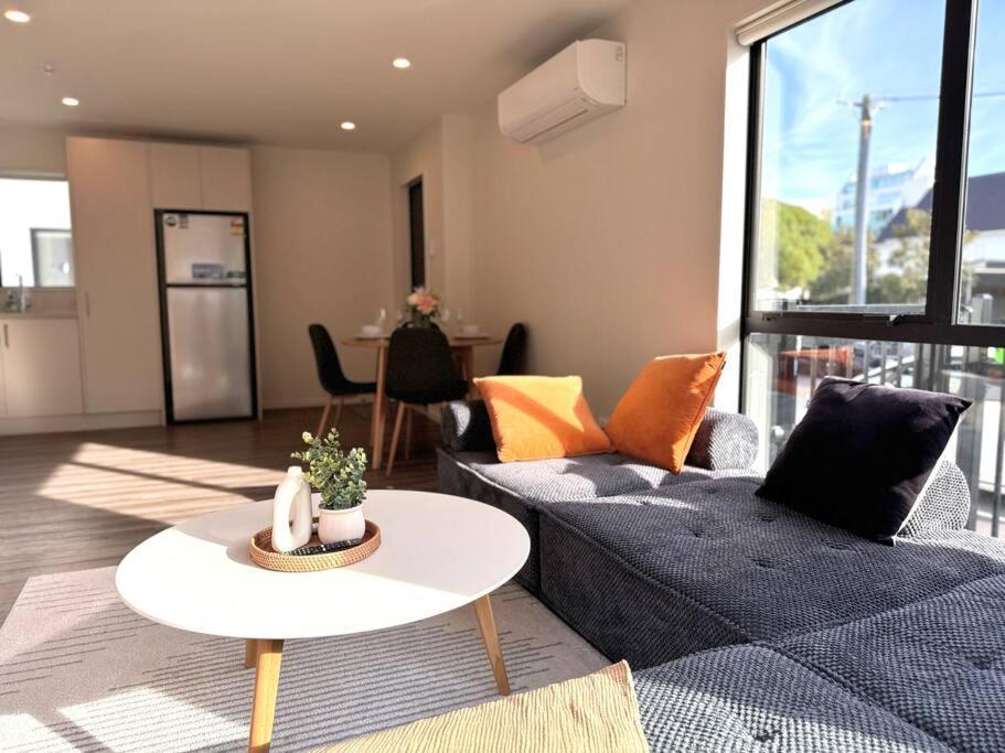 Cbd Luxury Parkside Living 2 Bedroom With Parking Крайстчёрч Экстерьер фото